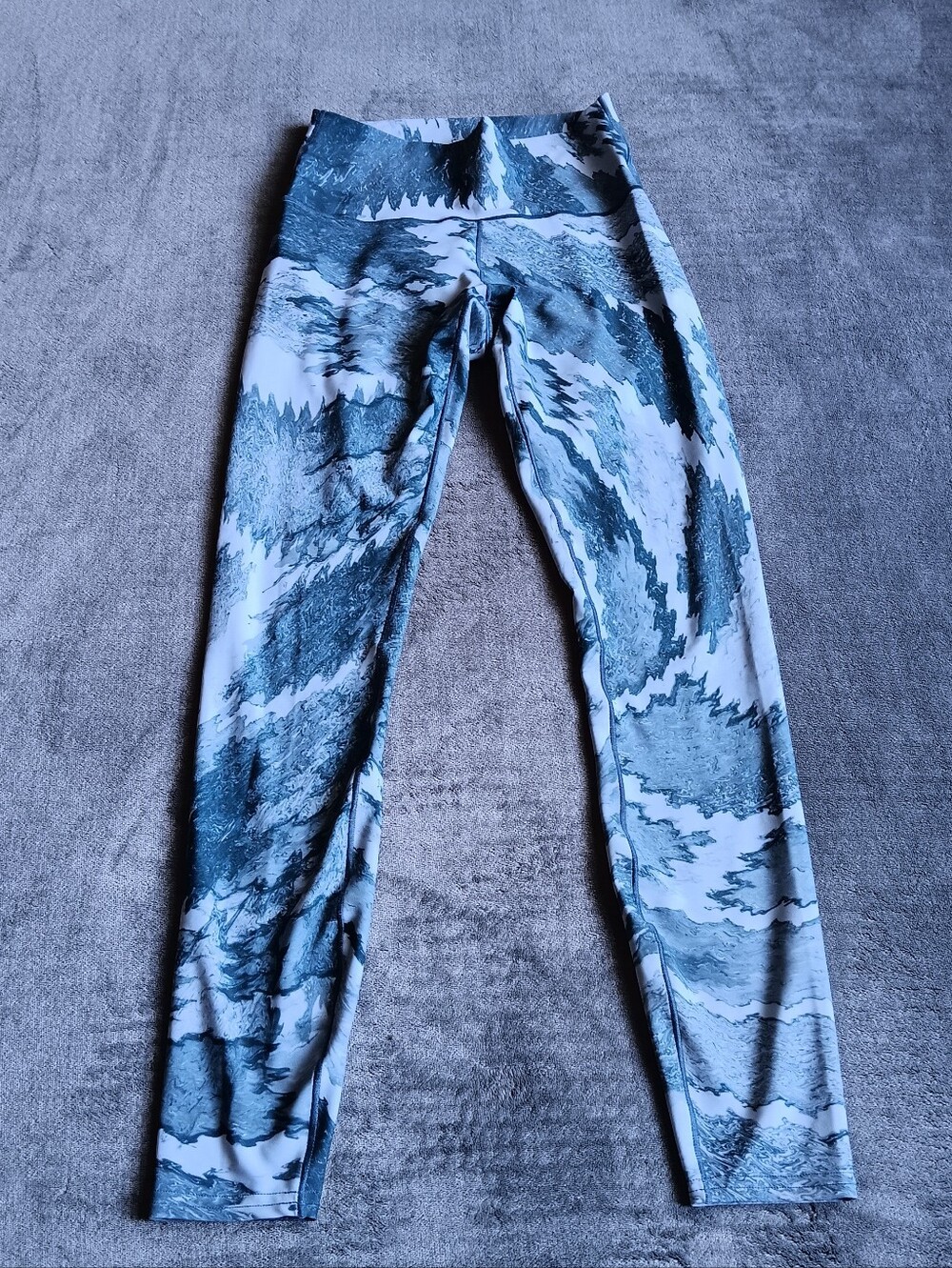Colorado Threads, Blue Mountain Marble Print Active Leggings Size Medium, Yoga